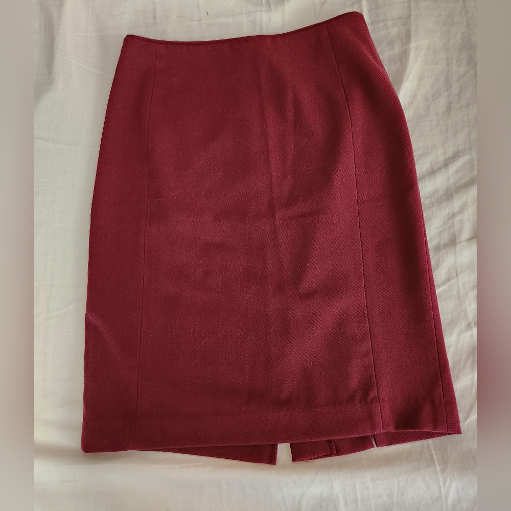 A Lot of 3 Skirts Ann Taylor and H&M - Picture 7 of 13